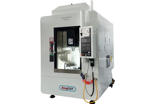 操作立式加工中心时应该注意的几个要点。